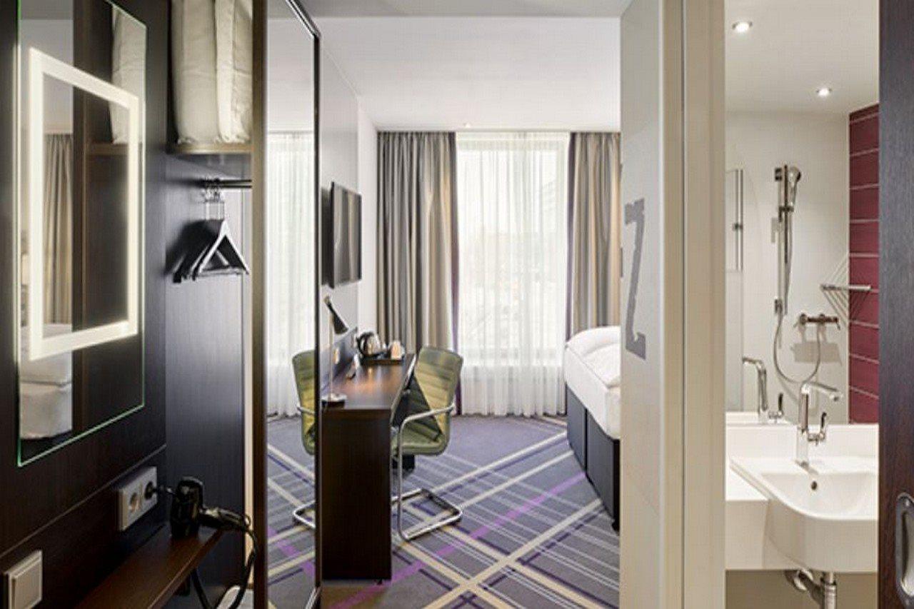 Premier Inn Stuttgart City Europaviertel Exterior photo
