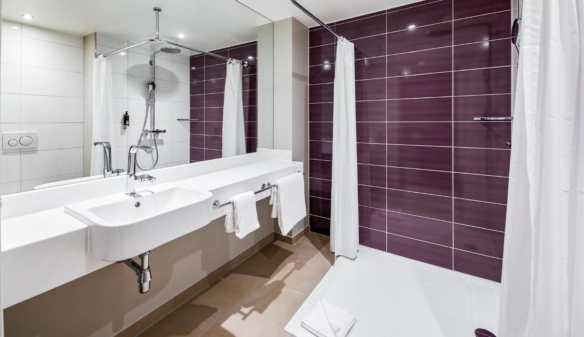 Premier Inn Stuttgart City Europaviertel Exterior photo